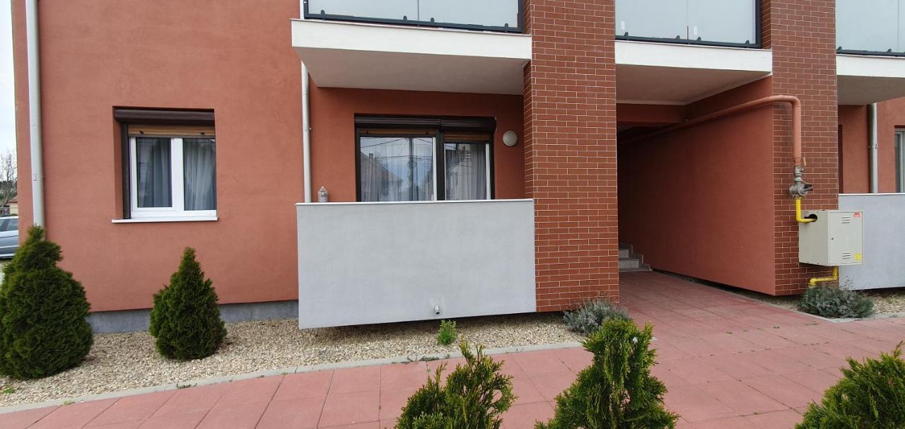 John'S Apartment Alba Iulia Exterior photo
